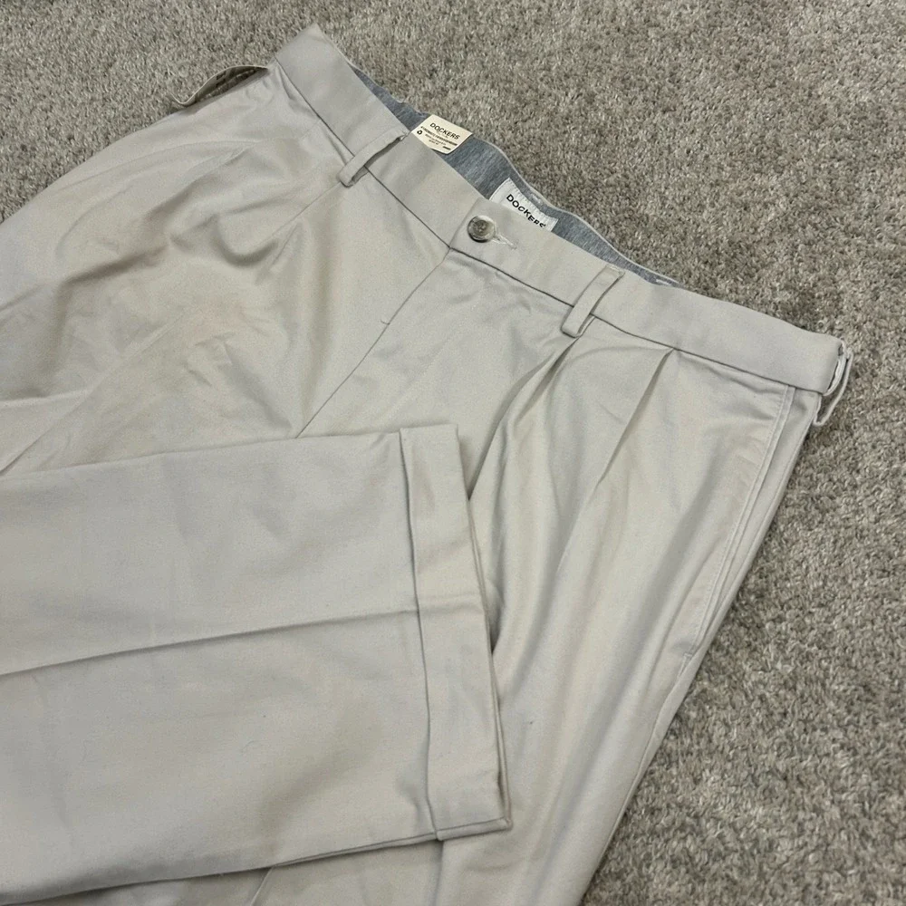 Dockers Pants The Best Pressed 36x32 Beige Relaxed Fit Pleated Comfort Khaki New